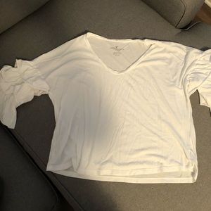 American Eagle Ruffle 3/4 sleeve shirt